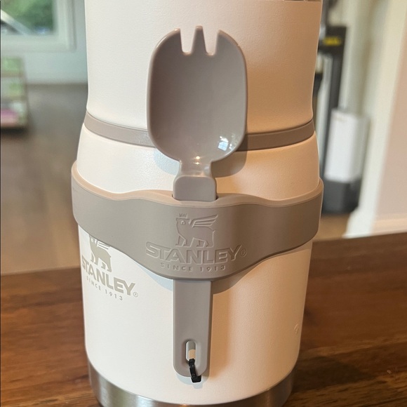 Stanley White and Silver Insulated Jar with Spoon - Picture 2 of 4